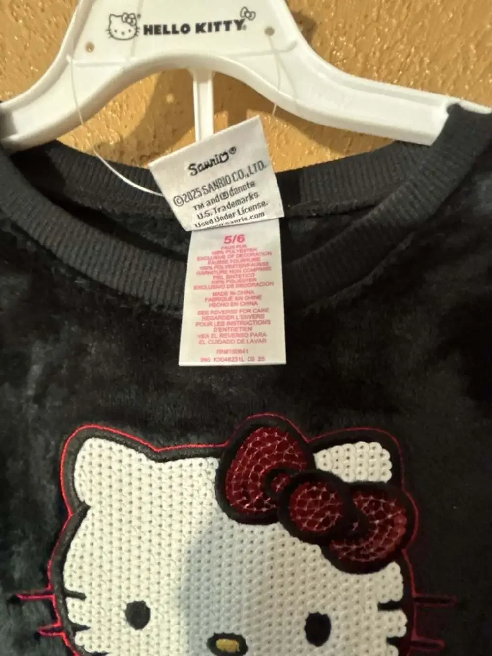 Hello Kitty Girls Black Faux Fur Sweatshirt and Houndstooth Pants Set Size 5/6